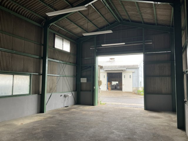 長先町２４５－１倉庫の内装