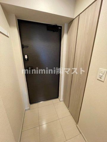 大阪市中央区内久宝寺町２丁目の賃貸マンションの玄関
