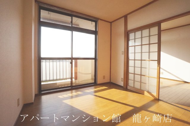 藤ビル佐貫マンションの洋室