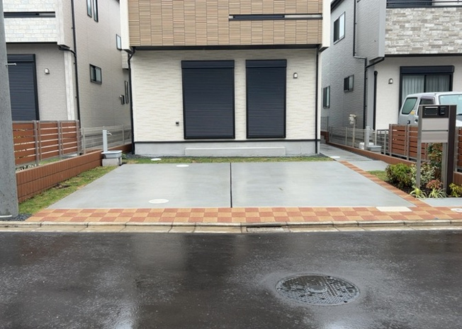 【駐車場】 | 駐車場と明記されていても、最小スペースでつくられた駐車場だと大型車は駐車できなかったり、出入りしにくくなったりする可能性があります。お車のサイズと購入したい物件の駐車場のサイズを現地で確認しましょう。