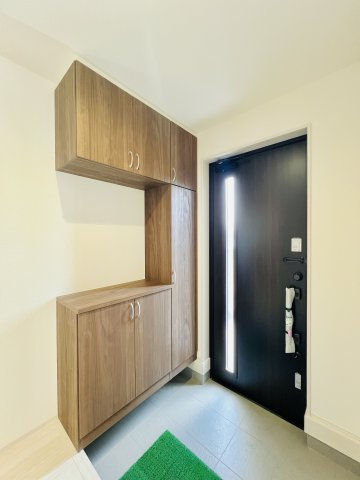 高崎新町の玄関|数人横並びになっても着脱もスムーズにできる玄関♪