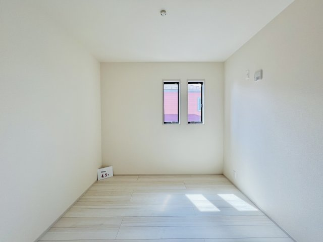 高崎新町の洋室|お子様の一人部屋デビューにも最適♪