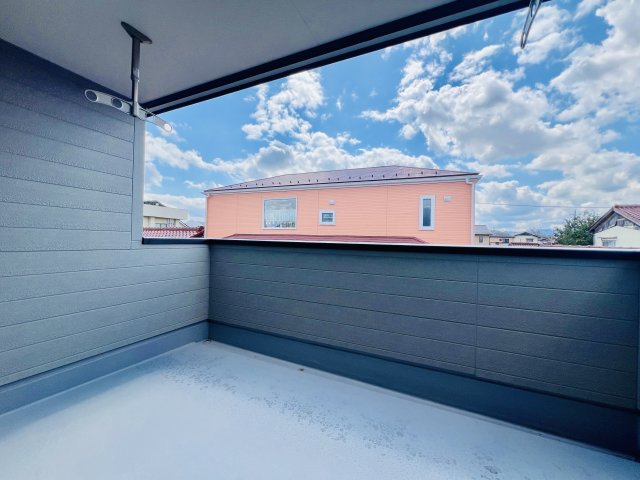 高崎新町のバルコニー|趣味の時間も楽しめる広々インナーバルコニー♪