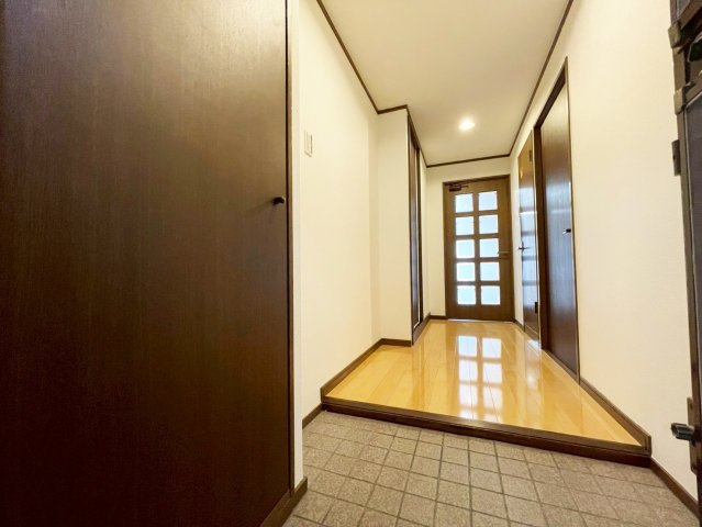 グリーンエクセル柴原の玄関|ゆったりとした玄関です