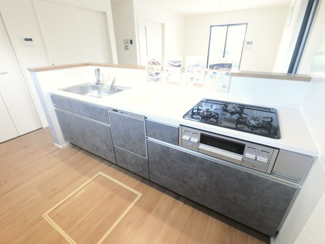三養基郡みやき町大字原古賀７期1号棟の内観：施工例|食洗機付きのキッチンです。