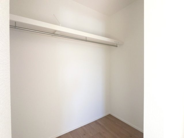三養基郡みやき町大字原古賀７期1号棟の内観：施工例|ウオークインクローゼット