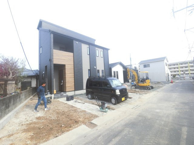 三養基郡みやき町大字原古賀７期1号棟の前面道路含む現地写真