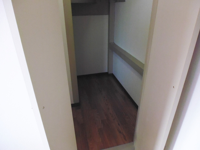 プランタンカミヤの収納|階段収納のあるお部屋です！