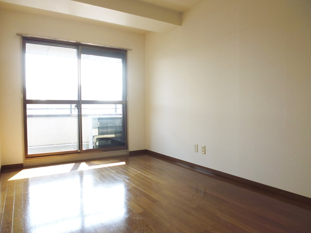 プランタンカミヤの洋室|7.3帖の広々したお部屋です！