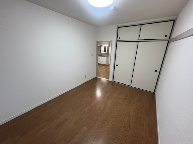 小金井市東町２丁目のアパートの洋室