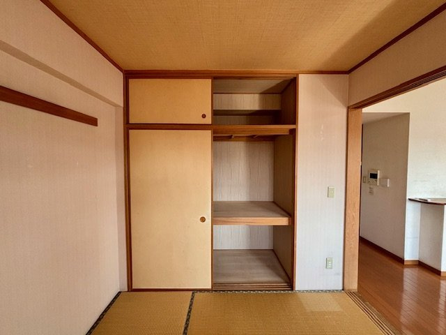 コスモシティ市川イーストのその他|無駄なく収納できるように棚の位置にもこだわって設計しています。2026年3月撮影