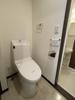 【トイレ】 | ＡＶＥＮＩＲ町屋 | バストイレ別。温水洗浄便座あ… 