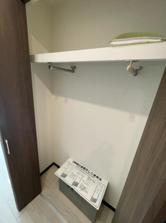 【収納】 | ＡＶＥＮＩＲ町屋 | クローゼットはハンガーパイプ… 