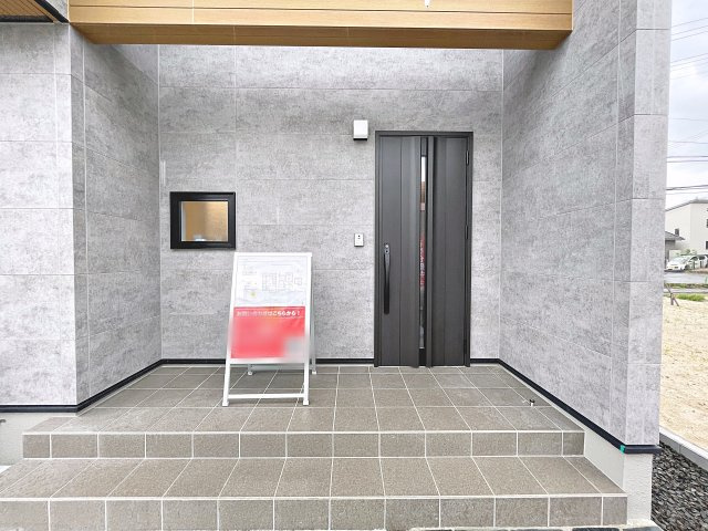 新築戸建・新築建売　本宮市荒井　五百川小学校・本宮第一中学校の玄関