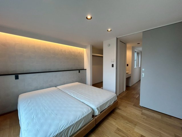 【弊社現地販売会開催中】幡ヶ谷駅7分！デザイナーズ新築戸建！六号坂商店街至近！の洋室