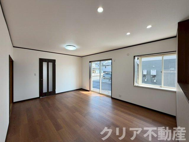 【居間・リビング】 | 前橋市大胡町　6LDK　中古住宅　