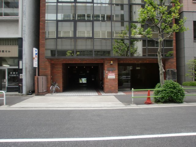 0002のエントランス