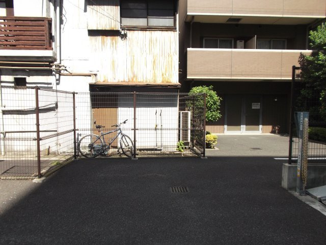 0117の駐車場