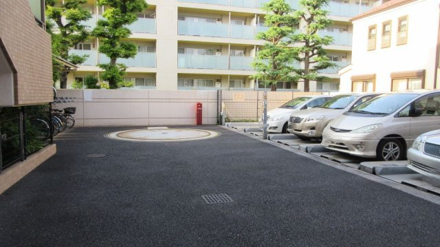 0949の駐車場