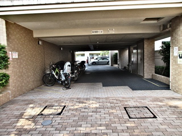 0949の駐車場