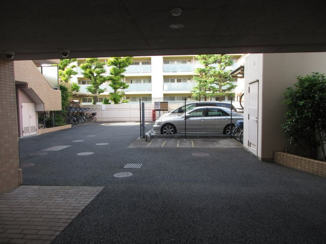 0949の駐車場