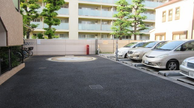 0949の駐車場