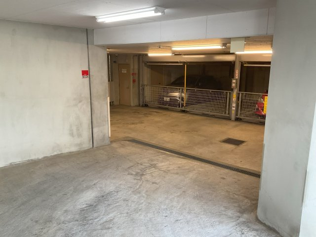 0951の駐車場