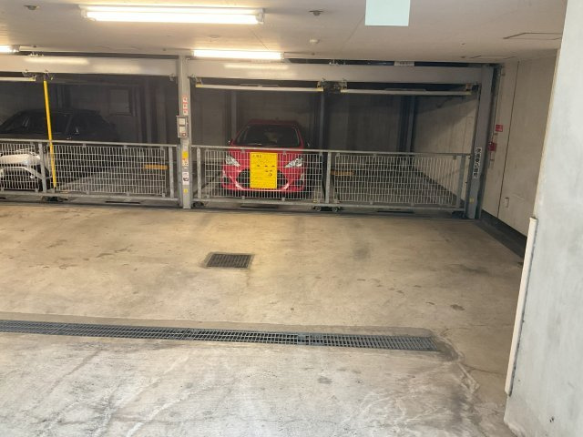 0951の駐車場