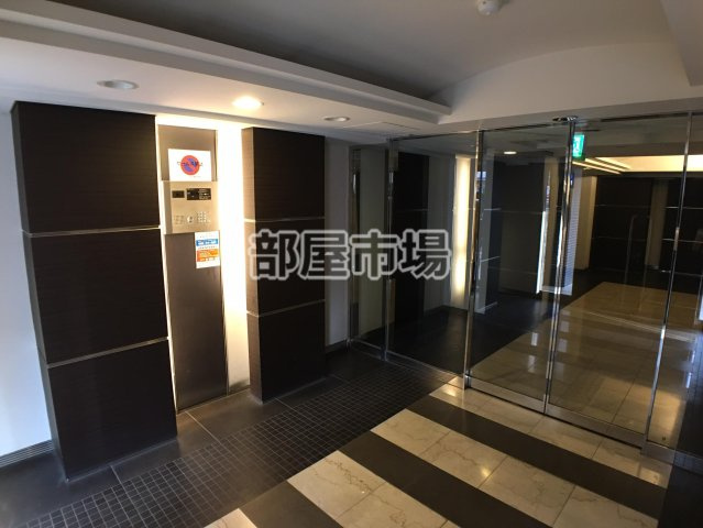 グラントレゾール西日暮里 のエントランス