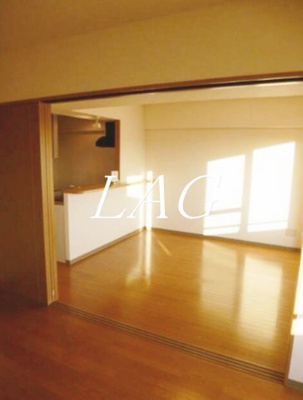 【居間・リビング】 | プレリヴィエール | 洋室のお部屋です。