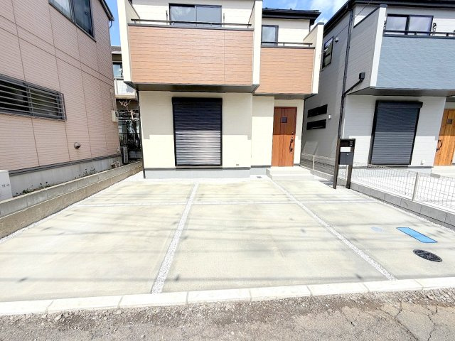 あきる野市伊奈全2棟　新築分譲の駐車場