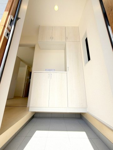 あきる野市伊奈全2棟　新築分譲の玄関