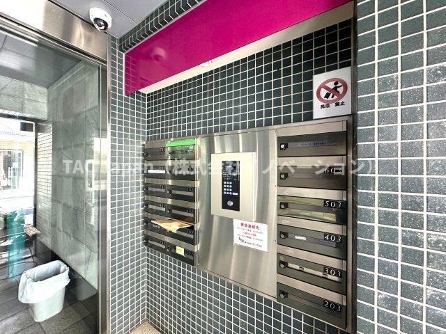パレトーホー浅草の防犯設備|暮らしに安心をプラス。オートロック付きで不審者の侵入もシャットアウト。