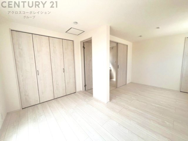 衣類やアクセサリー、小物類の収納が便利で整理整頓がしやすく、部屋の美観を保ちつつ、スペースを最大限に活用できます。衣服のしわやダメージを防ぎ、長持ちさせることができます。