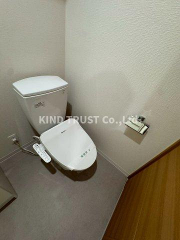 ルクレ京橋のトイレ|落ち着いた色調のトイレです