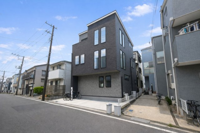 【外観】 | ◆鶴見区栄町通　中古戸建◆ | ◆一戸建てを中心とした街並みが整然と続き、周辺は高い建物が建っていないので、緑の多い閑静な趣を感じる環境です。街並みや周辺環境も重要なポイントです！！