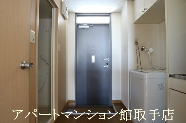 レオパレススイートパールの玄関