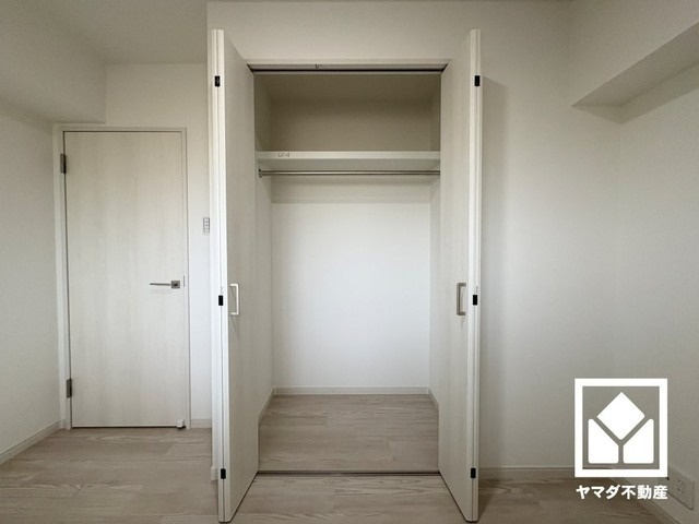 パラツィーナセシリア仁川弐番館の収納|新たに家具を買わなくても良いので、ハンガーパイプ付きのクローゼットは嬉しいですね。