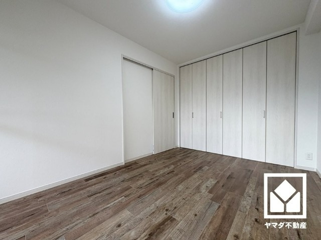 パラツィーナセシリア仁川弐番館の洋室|全居室に収納がございますので、お部屋の広さを最大限に活用できます。