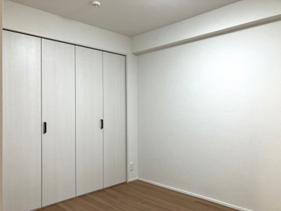 【洋室】 | ハイツ琴似 | サービスルームは一面の壁面収納♪