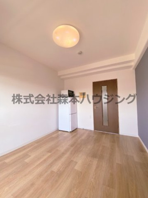 【洋室】 | 　メゾンエイコーA | 落ち着いた色調の洋室です