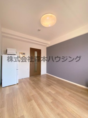 【洋室】 | 　メゾンエイコーA | 使い勝手のいい洋室です
