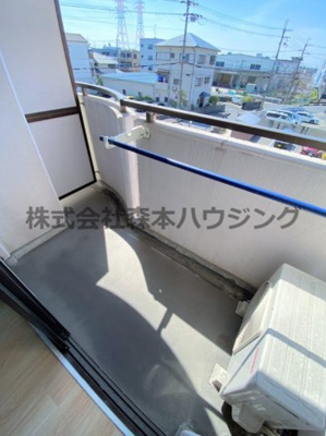 【バルコニー】 | 　メゾンエイコーA | 開放的で明るい空間を演出してくれるバルコニーです