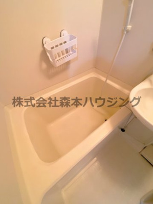 【浴室】 | 　メゾンエイコーA | 日々の暮らしに欠かせないお風呂です