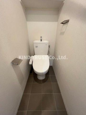 アーバネックス南森町EASTのトイレ|落ち着いた色調のトイレです