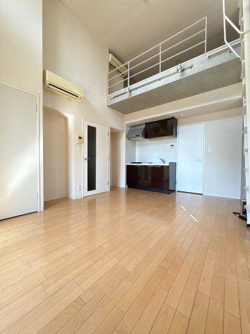 アーバン栄の居間・リビング
