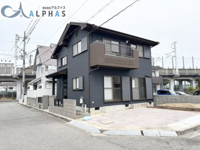 【前面道路含む現地写真】 | 明石市大久保町八木　一戸建て | ■駐車増設工事を行い、駐車3台可能♪※車種による