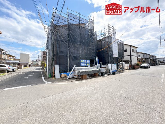 [新築住宅] 坂戸市泉町 第三 全2棟の前面道路含む現地写真