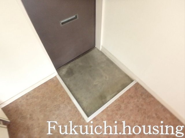 サンライフ赤堤の玄関