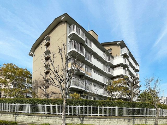 芦屋緑2住宅9号棟